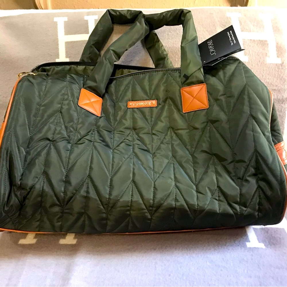 🎁New Joan & David quilted army green tote bag❤️